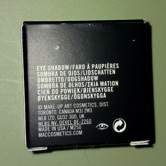 MAC Omega Matte Eyeshadow - Picture 7 of 10